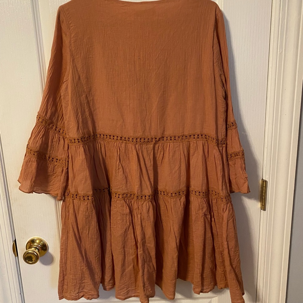 Carefree Listicle Dress - Picture 2 of 6